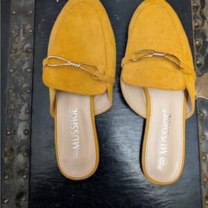 MUSSHOE Women's Mustard Mules